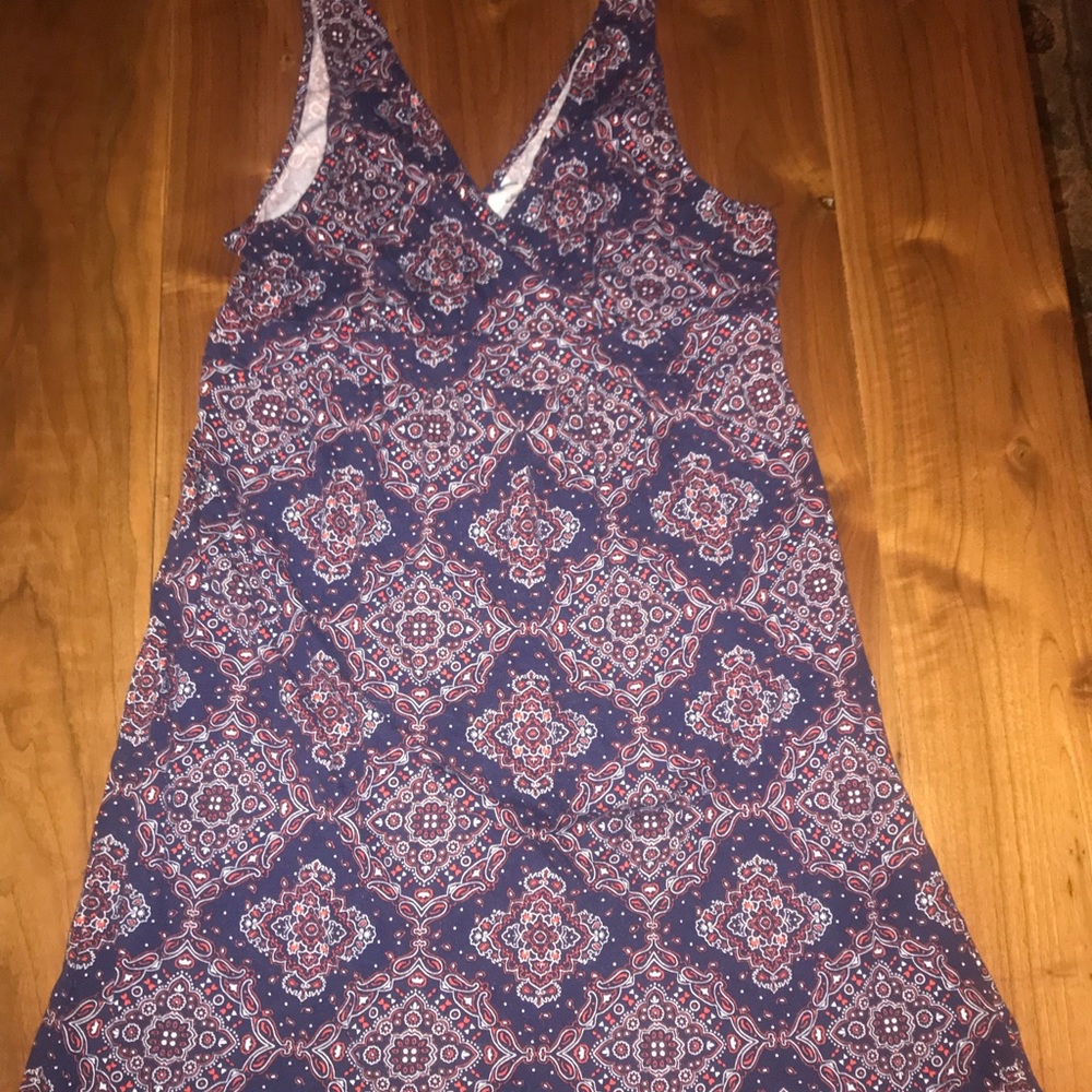 Cotton v neck dress